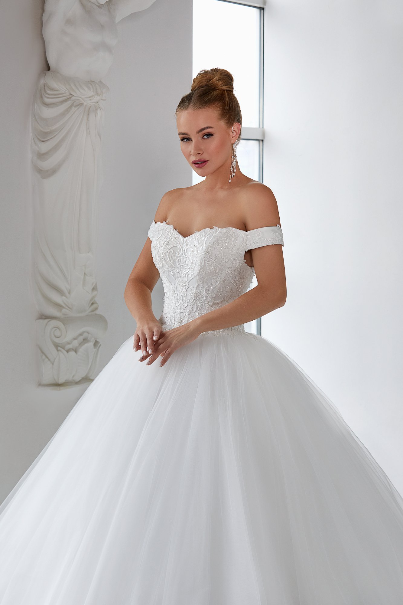 https://kayawedding.com/images/stories/virtuemart/product/Clarisse4.jpg