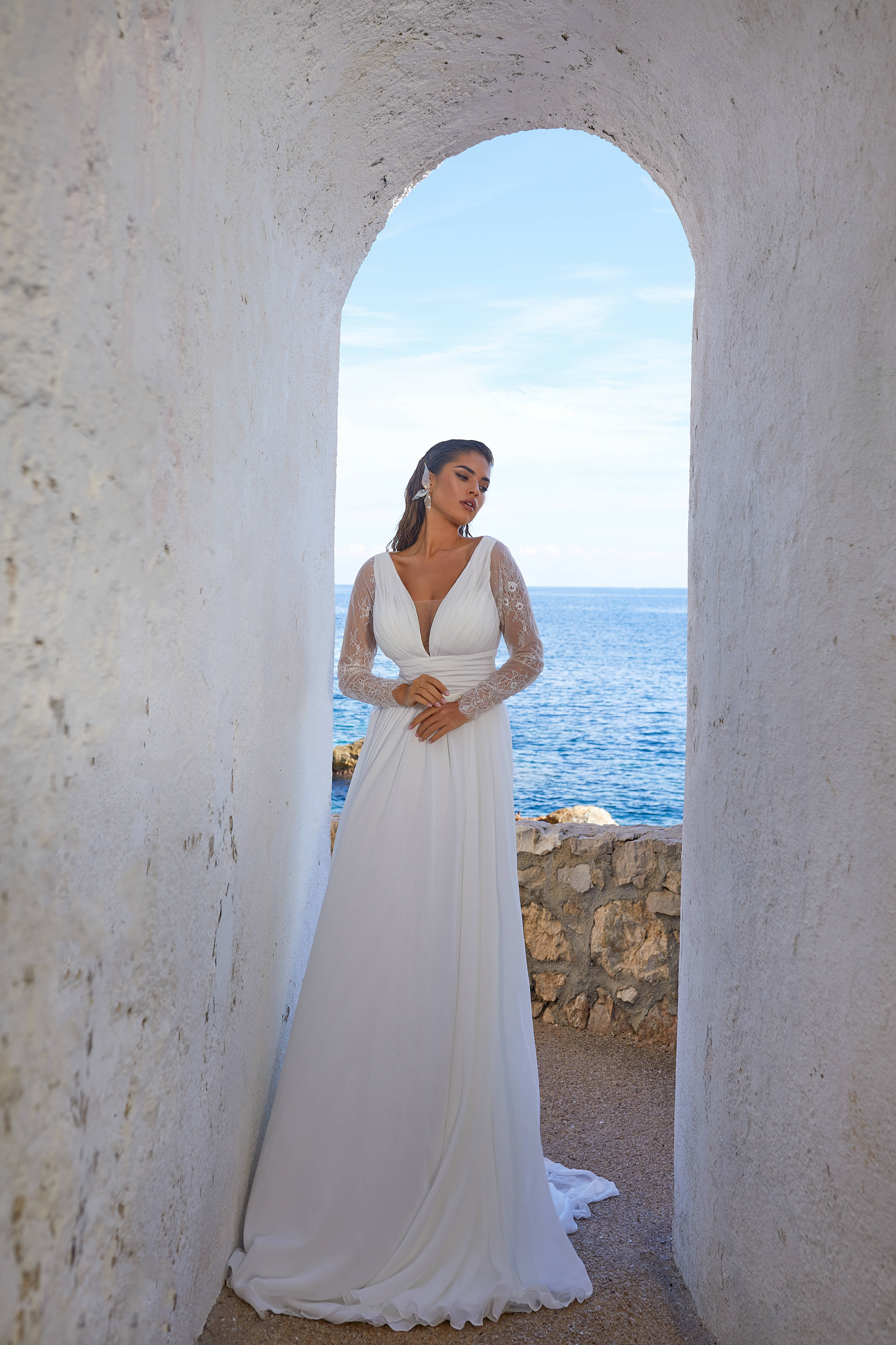 https://kayawedding.com/images/stories/virtuemart/product/Lucrecia3.jpg